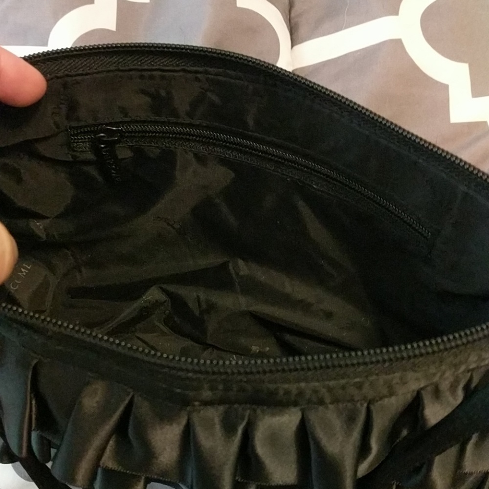 NWOT Black Ruffel Purse - Picture 5 of 8
